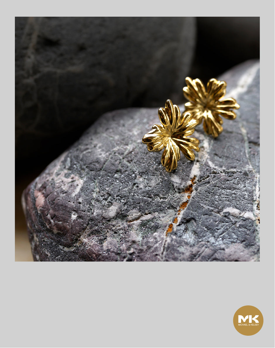 西班牙花型耳環(金)