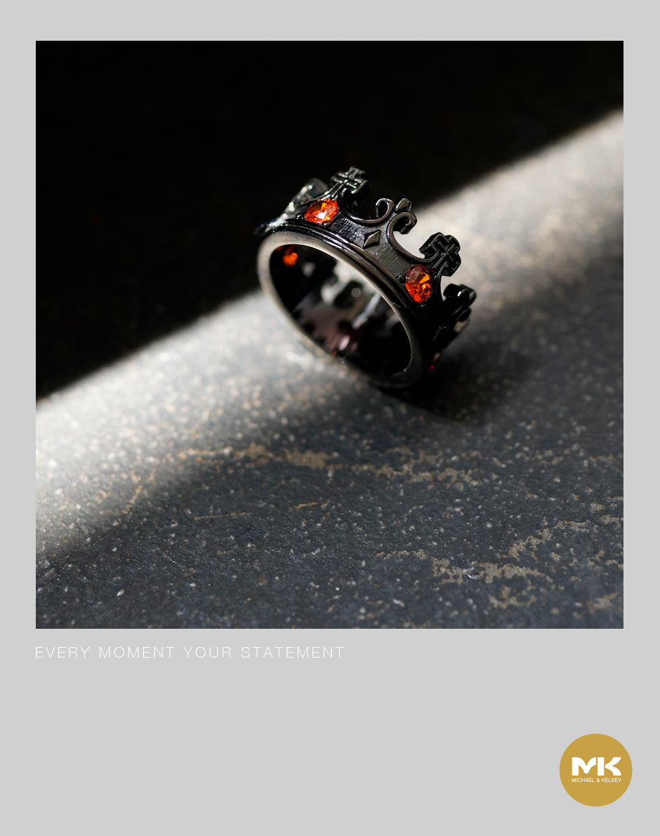 黑皇冠鑲紅鑽戒指